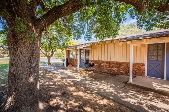 Photo 2 — 2811 43rd Street 8, Lubbock, TX 79413