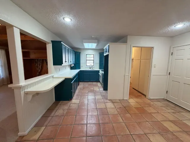 Photo 6 — 7106 Aberdeen Avenue, Lubbock, TX 79424
