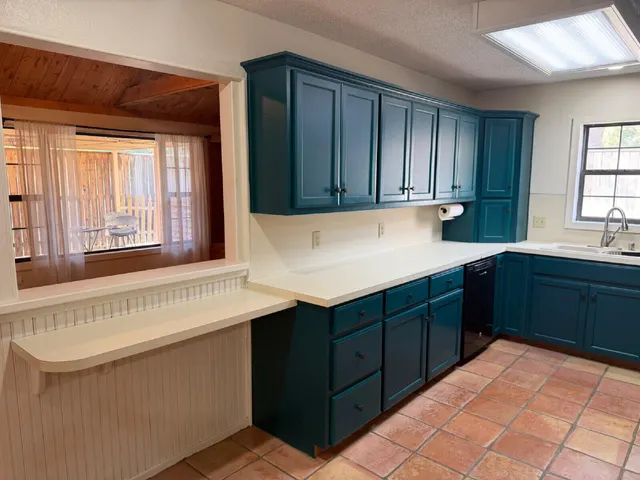 Photo 7 — 7106 Aberdeen Avenue, Lubbock, TX 79424