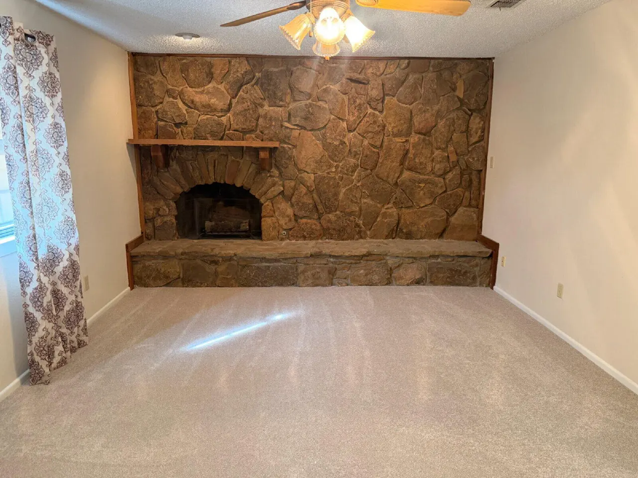 Photo 10 — 7106 Aberdeen Avenue, Lubbock, TX 79424
