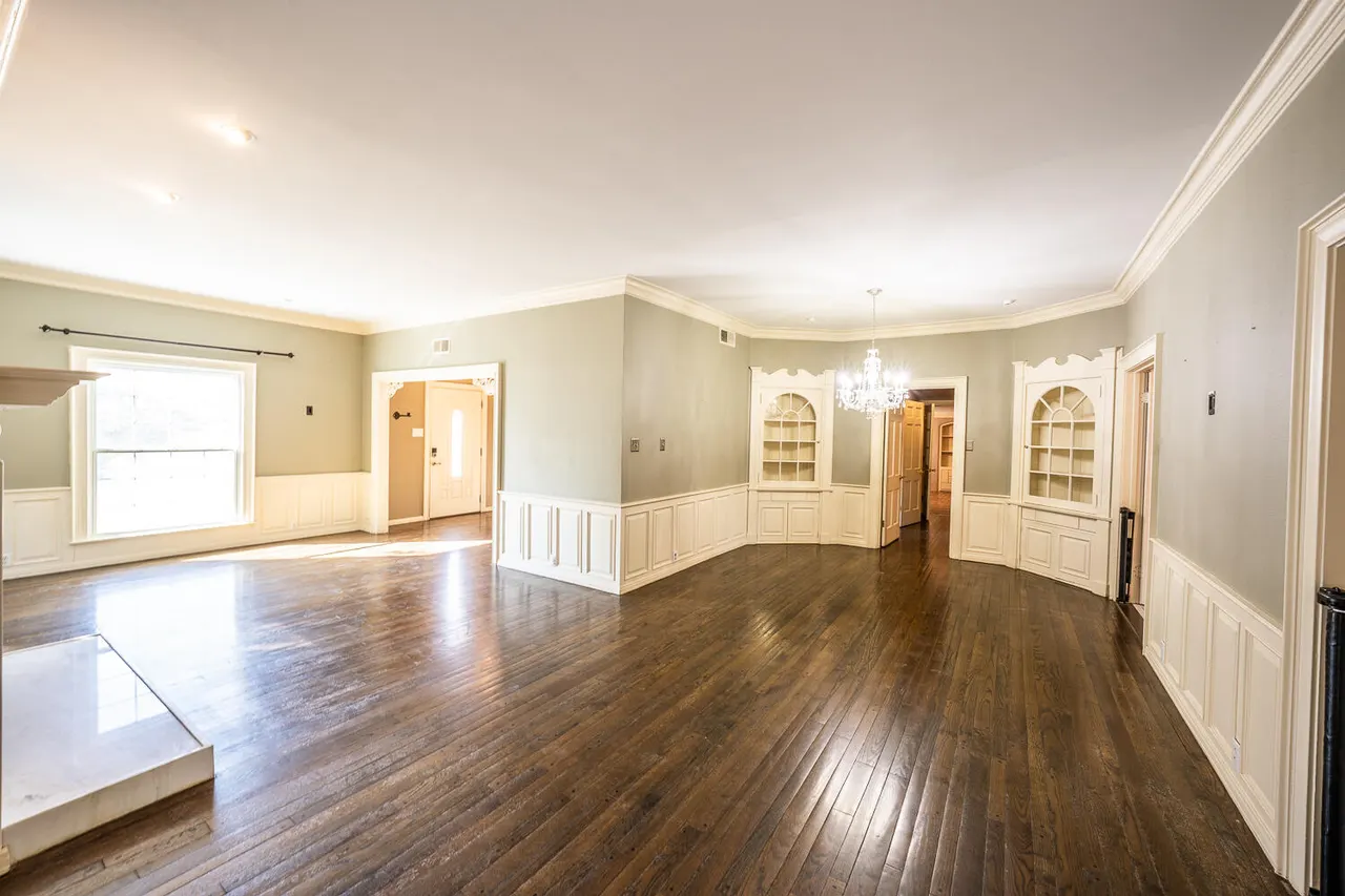 Photo 11 — 5104 19th Street, Lubbock, TX 79407