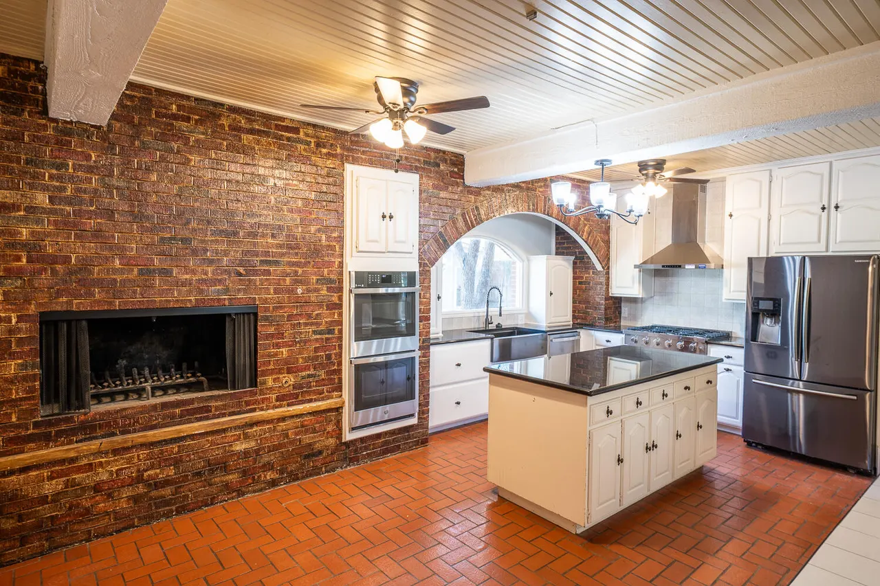 Photo 8 — 5104 19th Street, Lubbock, TX 79407