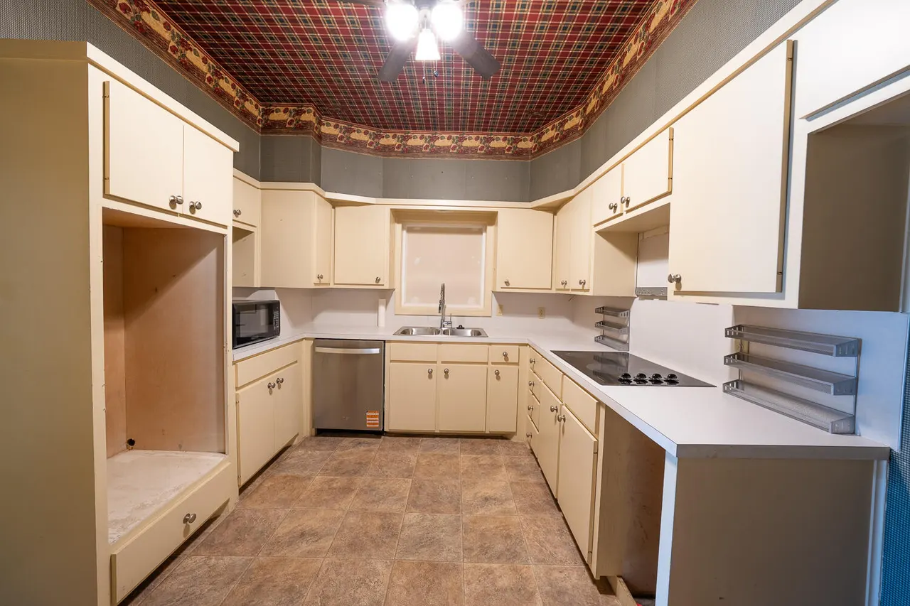 Photo 15 — 5104 19th Street, Lubbock, TX 79407