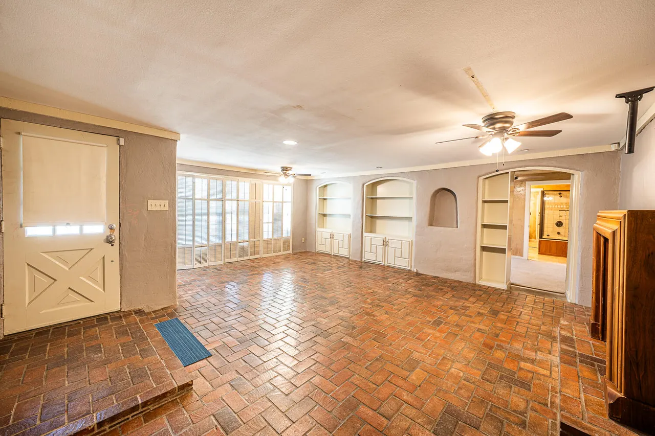 Photo 23 — 5104 19th Street, Lubbock, TX 79407
