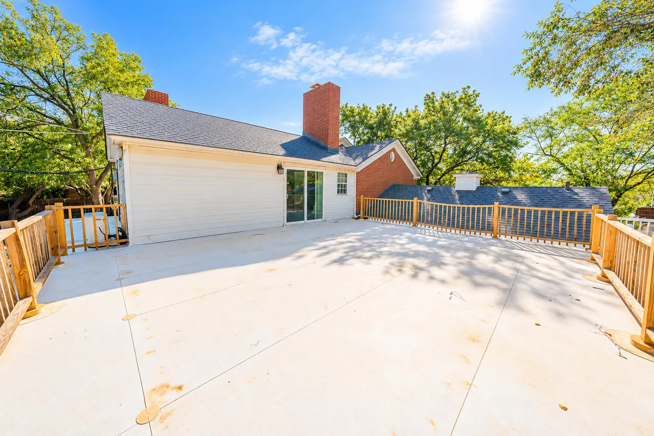Photo 52 — 5104 19th Street, Lubbock, TX 79407