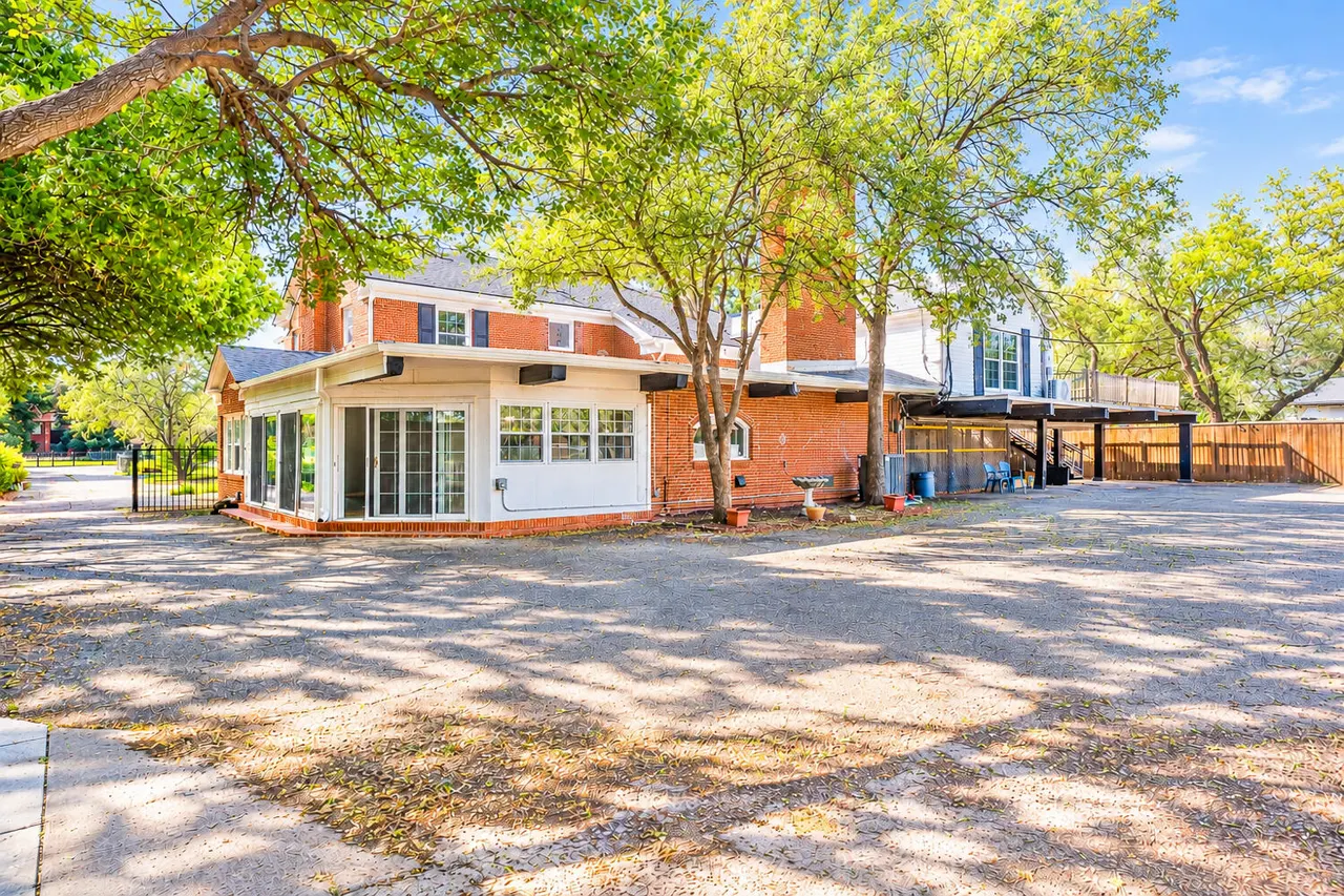 Photo 53 — 5104 19th Street, Lubbock, TX 79407