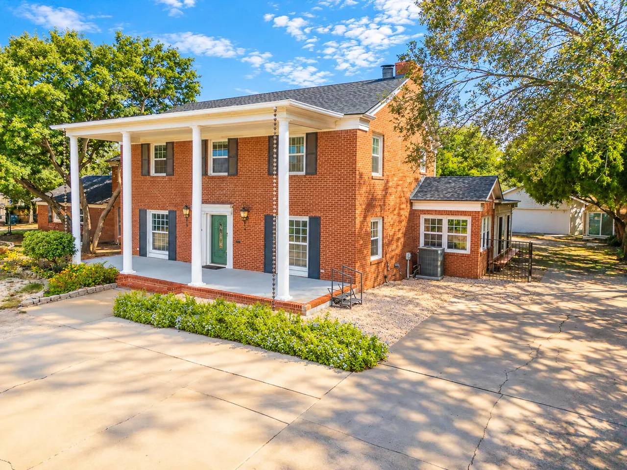 Front exterior — 5104 19th Street, Lubbock, TX 79407