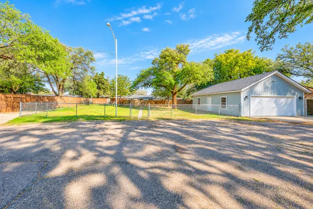 Photo 2 — 5104 19th Street, Lubbock, TX 79407