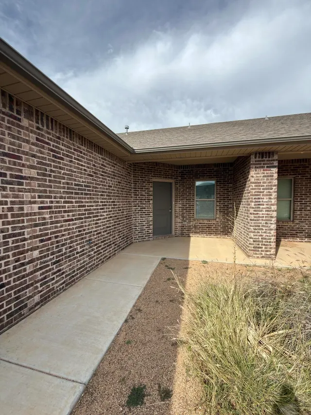 Photo 2 — 1140 N 7th Street, Wolfforth, TX 79382