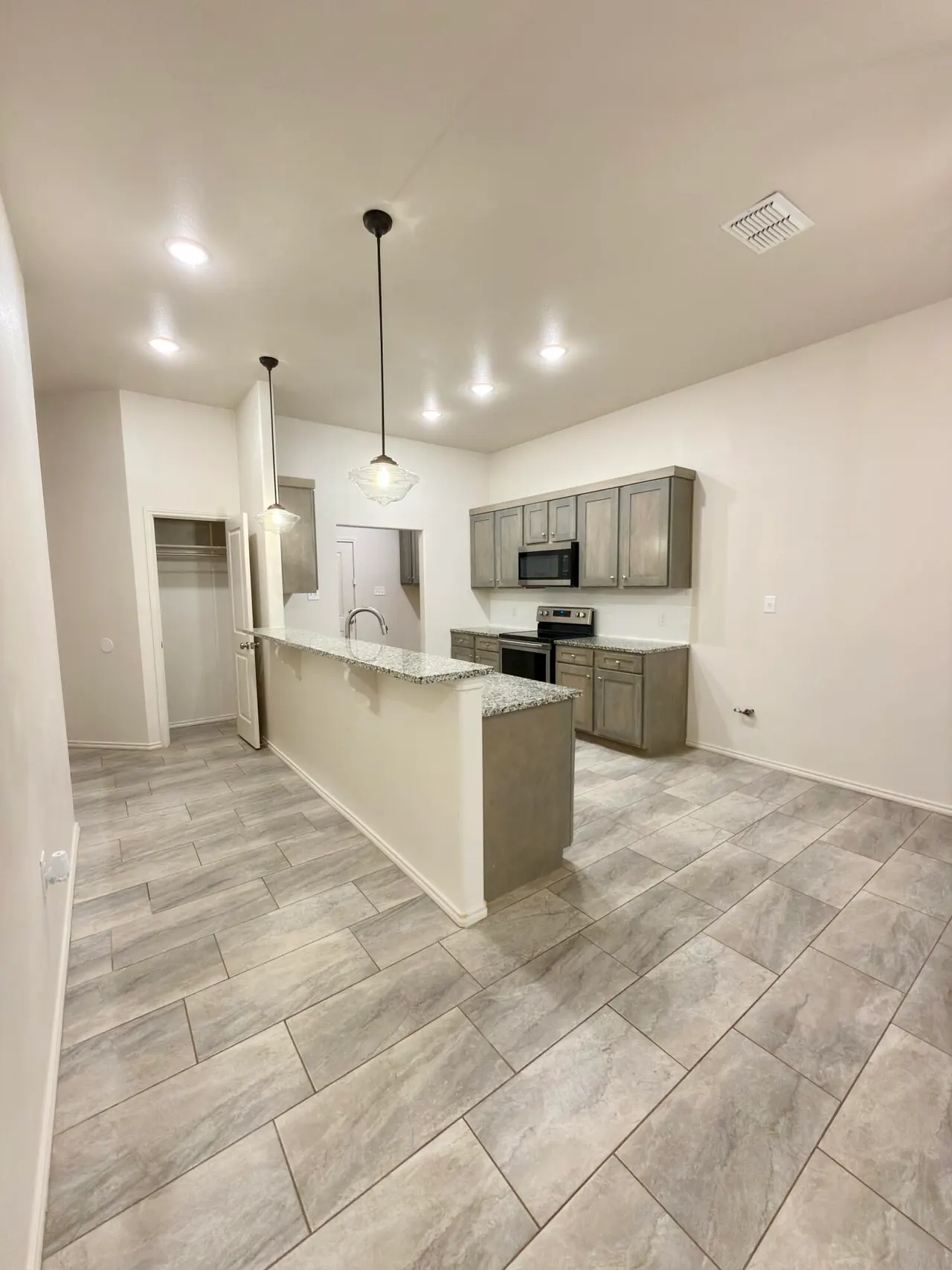 Photo 5 — 1140 N 7th Street, Wolfforth, TX 79382