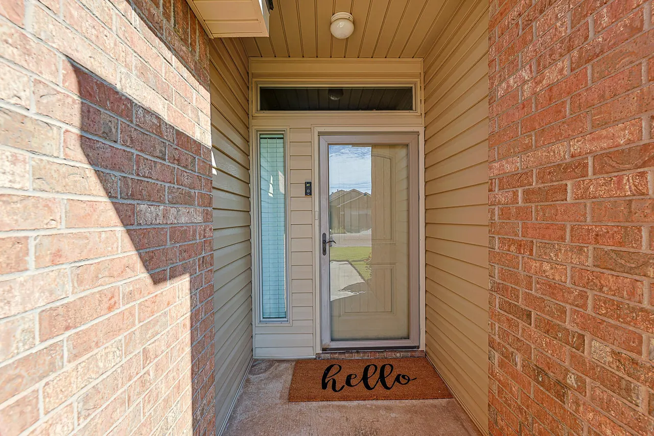 Photo 2 — 9305 Rochester Avenue, Lubbock, TX 79424