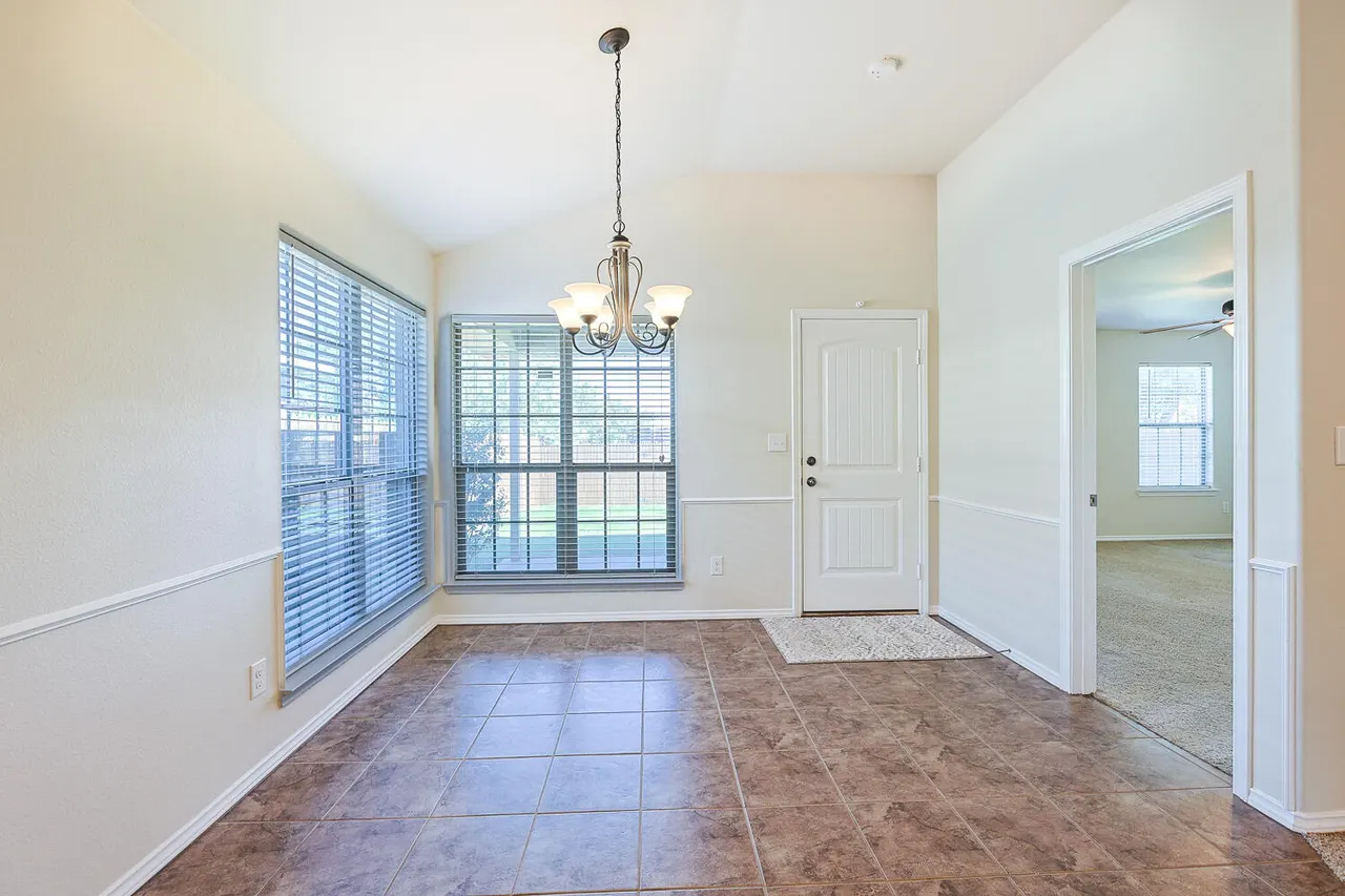Photo 9 — 9305 Rochester Avenue, Lubbock, TX 79424