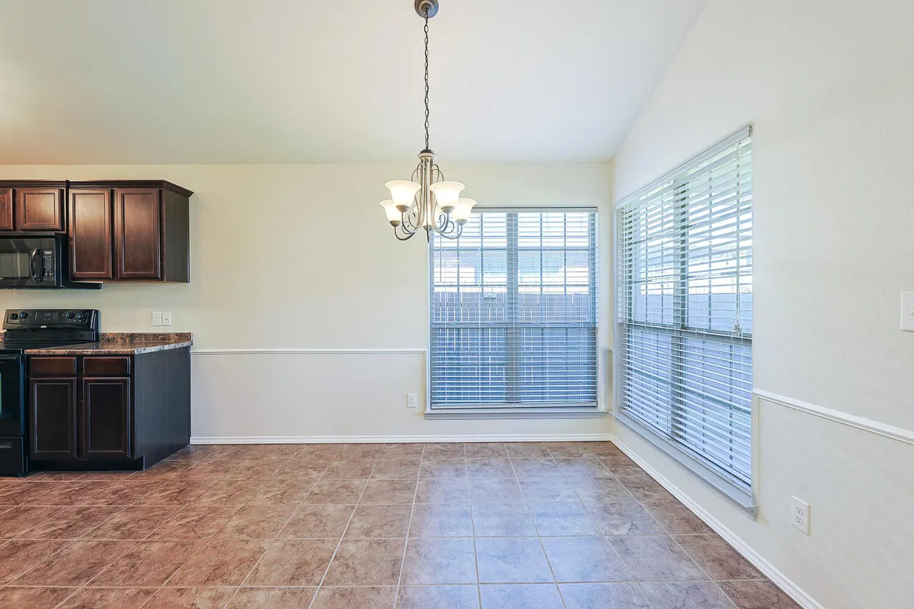 Photo 10 — 9305 Rochester Avenue, Lubbock, TX 79424