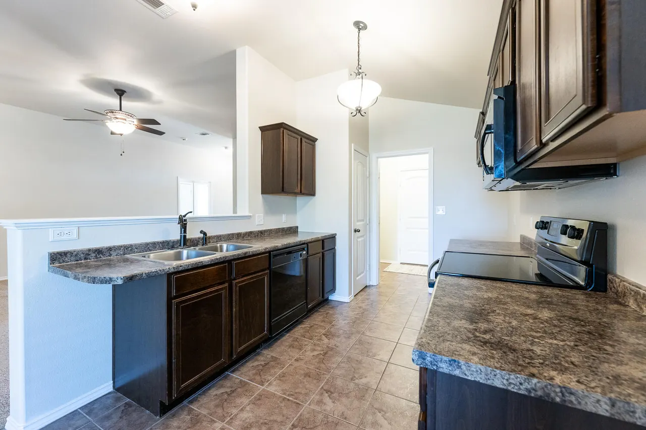 Photo 12 — 9305 Rochester Avenue, Lubbock, TX 79424