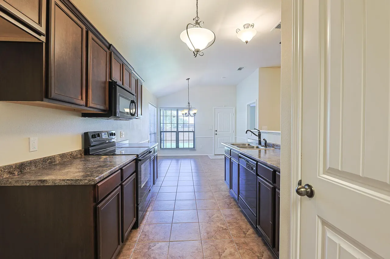 Photo 16 — 9305 Rochester Avenue, Lubbock, TX 79424
