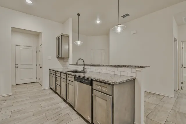 Photo 3 — 5514 Kemper Street, Lubbock, TX 79416