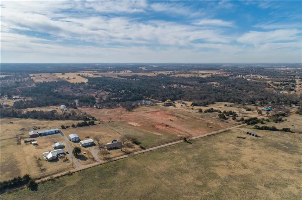 Photo 5 — 1550 Bird Creek Drive, Guthrie, OK 73044