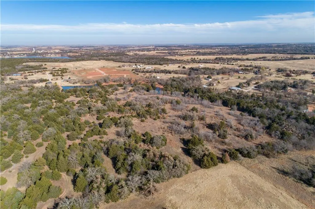 Photo 3 — 1550 Bird Creek Drive, Guthrie, OK 73044