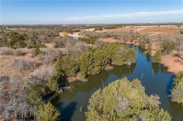 Photo 2 — 1550 Bird Creek Drive, Guthrie, OK 73044