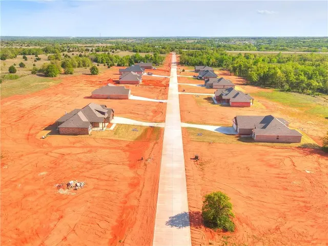 Photo 5 — 1200 Layla Ln, Blanchard, OK 73010