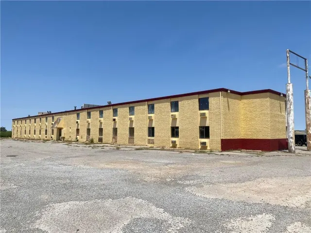 Photo 3 — 211 N 9TH Street, Canute, OK 73626