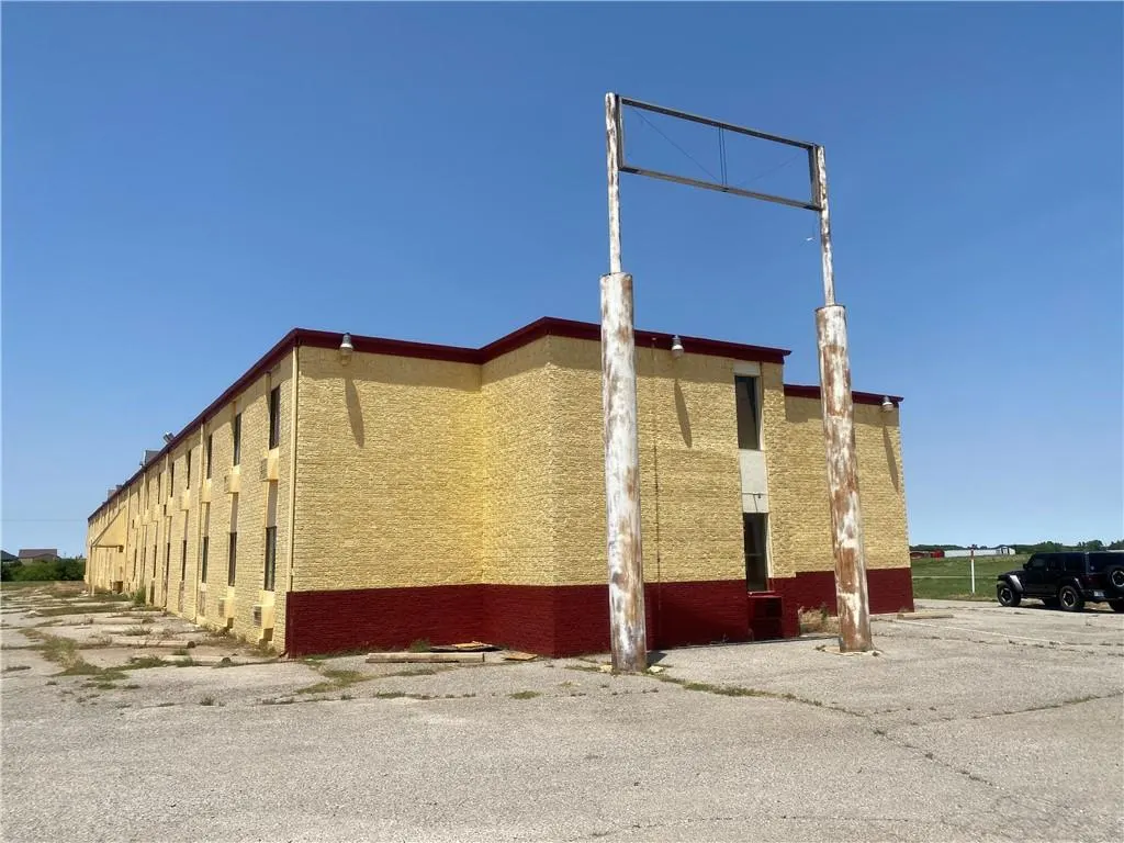 Photo 5 — 211 N 9TH Street, Canute, OK 73626