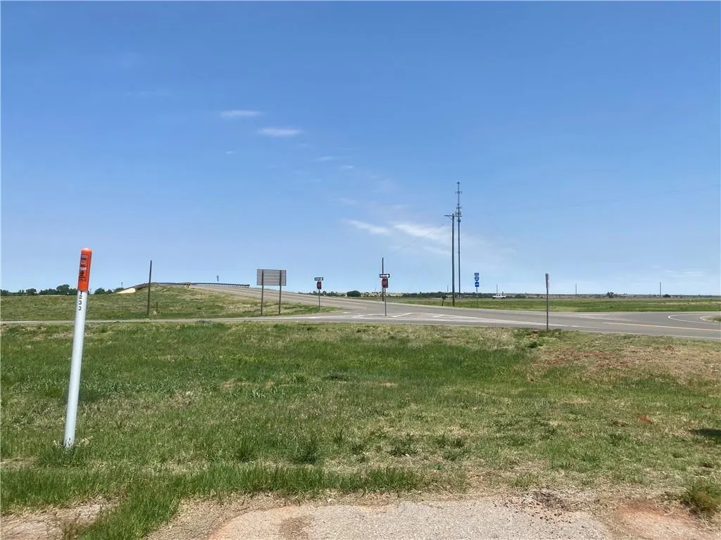 Photo 9 — 211 N 9TH Street, Canute, OK 73626