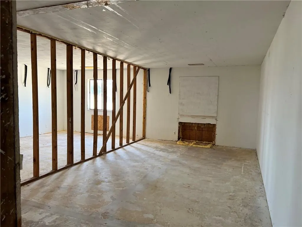 Photo 14 — 211 N 9TH Street, Canute, OK 73626
