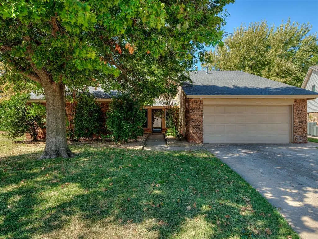 Photo 2 — 11236 NW 109th Street, Yukon, OK 73099