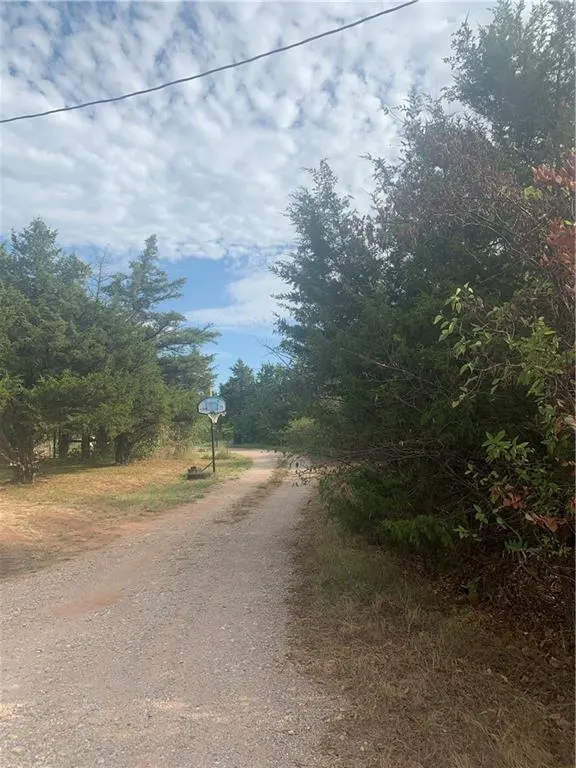 Photo 2 — 11610 Meadows Avenue, Mustang, OK 73064