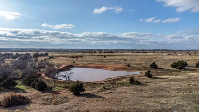 Photo 8 — 7568 Meadowlark Lane, Guthrie, OK 73044