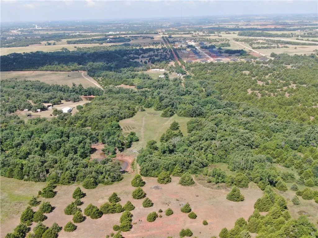 Photo 2 — 7634 Meadowlark Lane, Guthrie, OK 73044