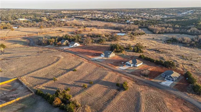 Photo 2 — 1461 N Post Road, Guthrie, OK 73044