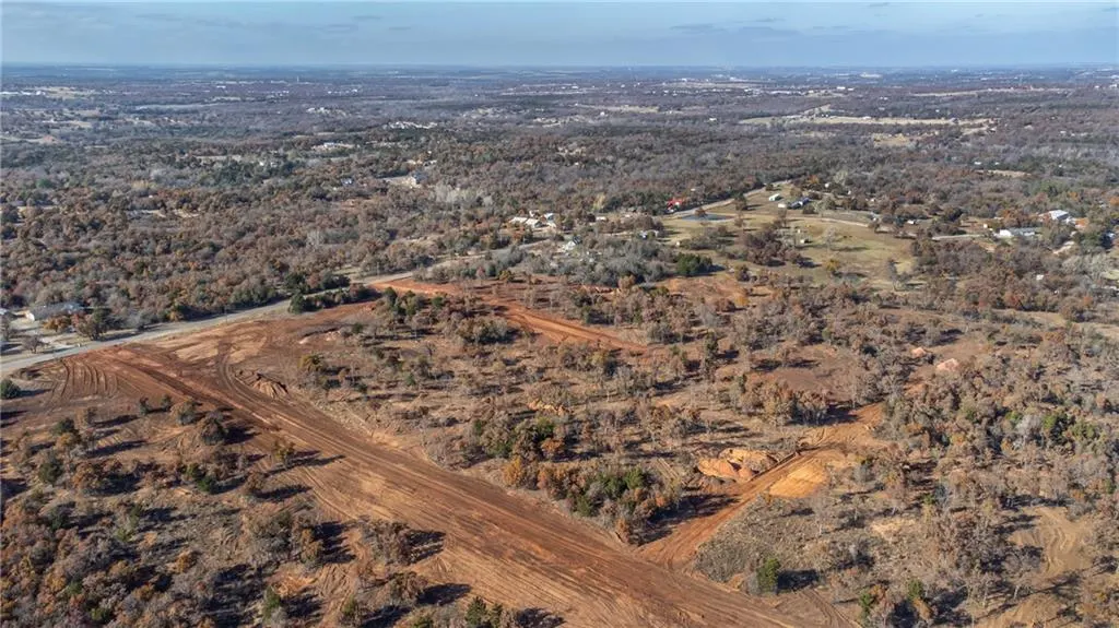 Photo 2 — 3149 Road Runner Court, Guthrie, OK 73044