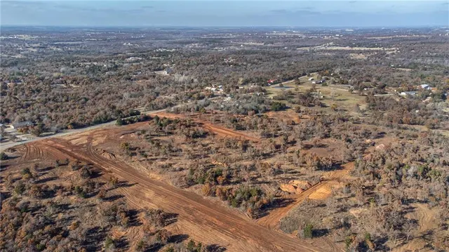 Photo 2 — 3149 Road Runner Court, Guthrie, OK 73044