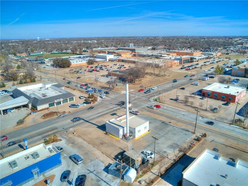 Photo 11 — 1200 W Main Street, Norman, OK 73069