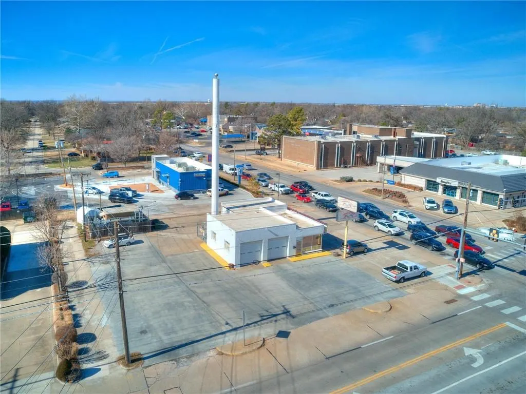 Photo 9 — 1200 W Main Street, Norman, OK 73069