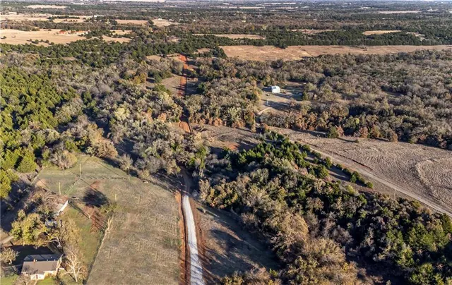 Photo 8 — 004 Little Farms Road, Guthrie, OK 73044
