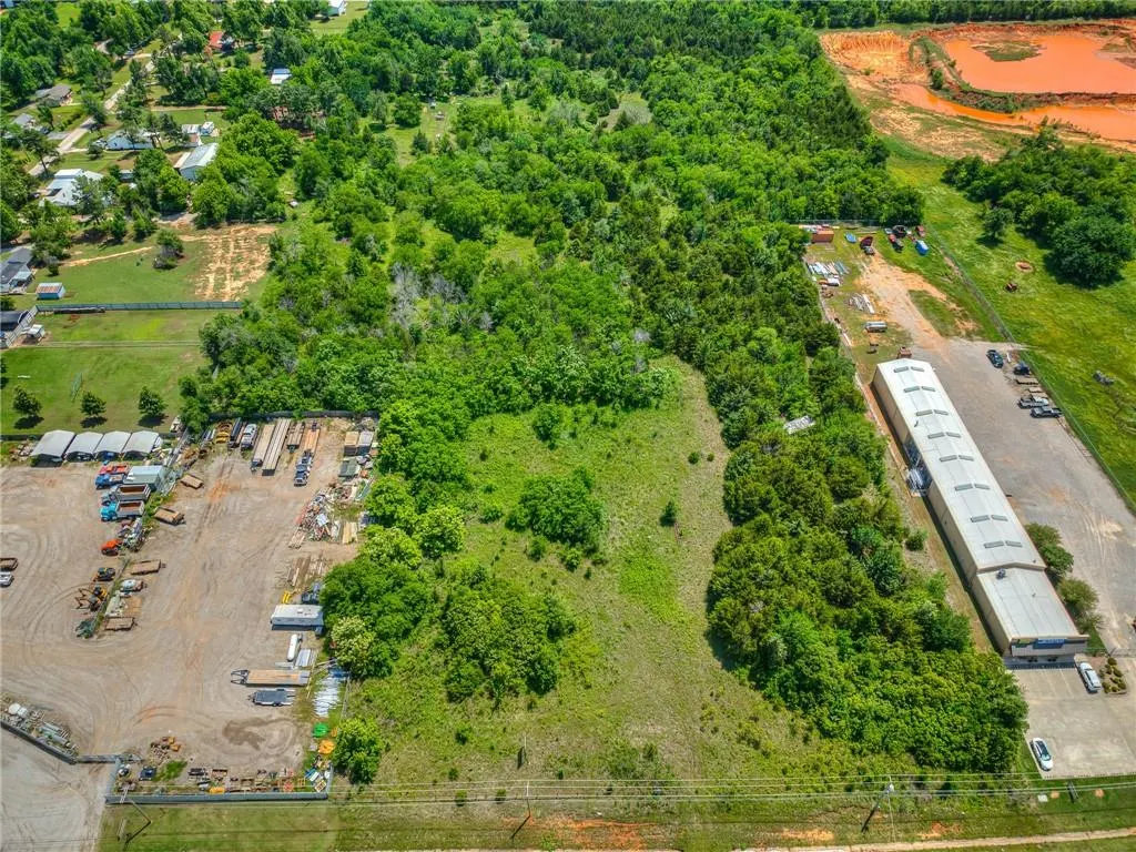 Photo 14 — 18320 NE 23rd Street, Harrah, OK 73045