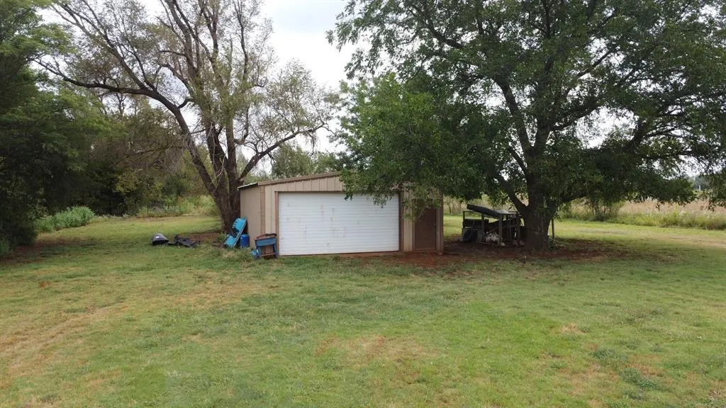 Photo 4 — 12004 N 2110 Road, Dill City, OK 73641