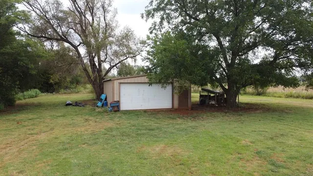 Photo 4 — 12004 N 2110 Road, Dill City, OK 73641