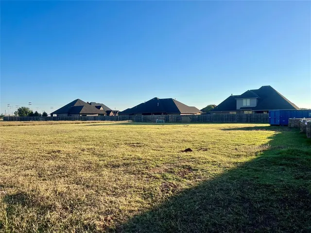 Photo 2 — Norman Drive, Weatherford, OK 73096