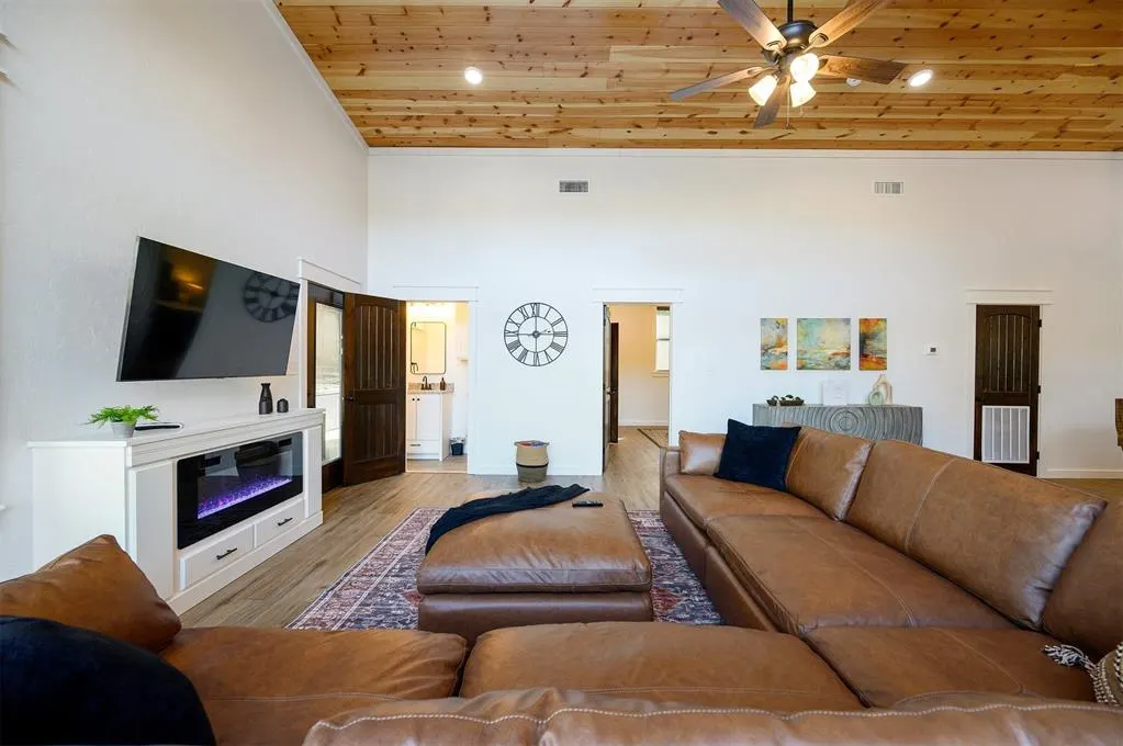 Photo 5 — 108 Aged Oak Court, Broken Bow, OK 74728