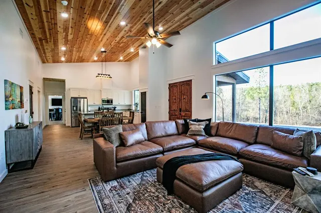 Photo 4 — 108 Aged Oak Court, Broken Bow, OK 74728