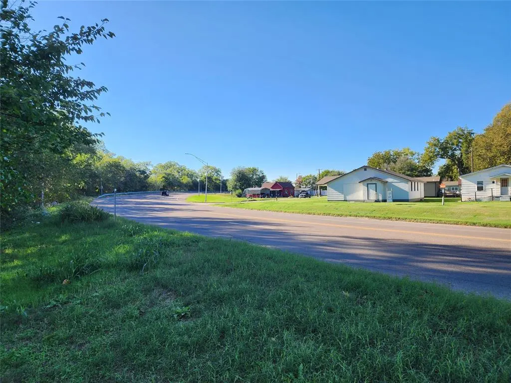Photo 9 — 900 W Grant Street, Pauls Valley, OK 73075
