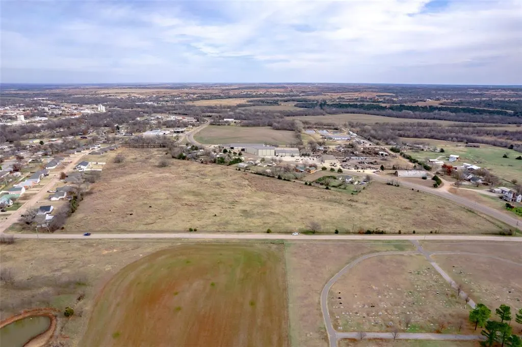 Photo 4 — 1238 Perry Avenue, Perry, OK 73077