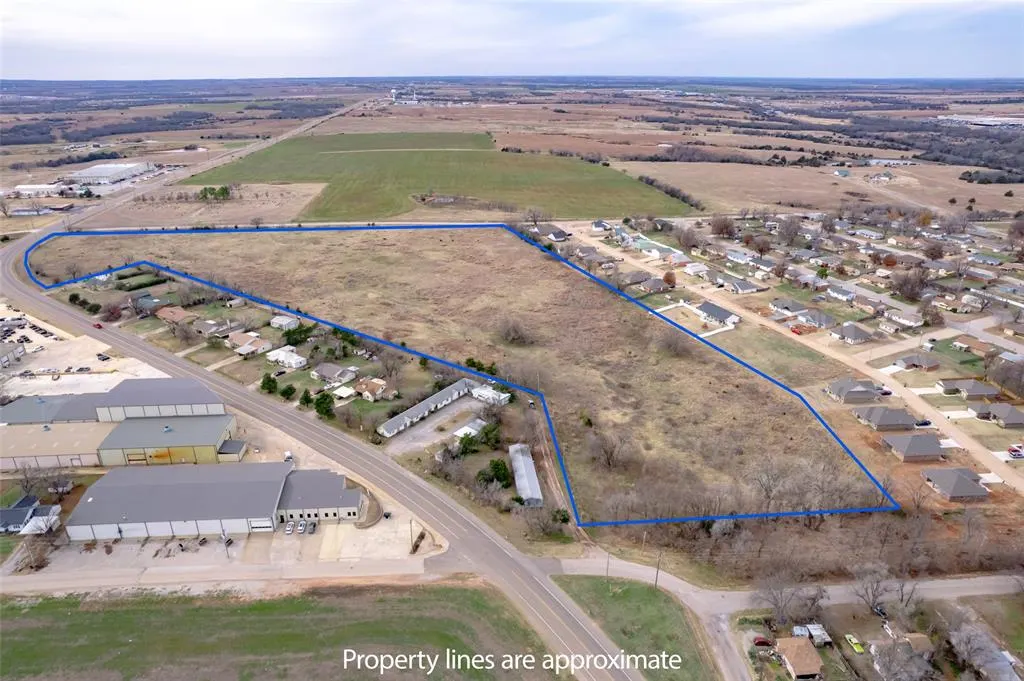 Front exterior — 1238 Perry Avenue, Perry, OK 73077