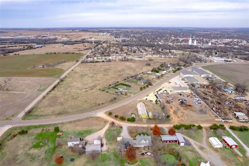 Photo 14 — 1238 Perry Avenue, Perry, OK 73077