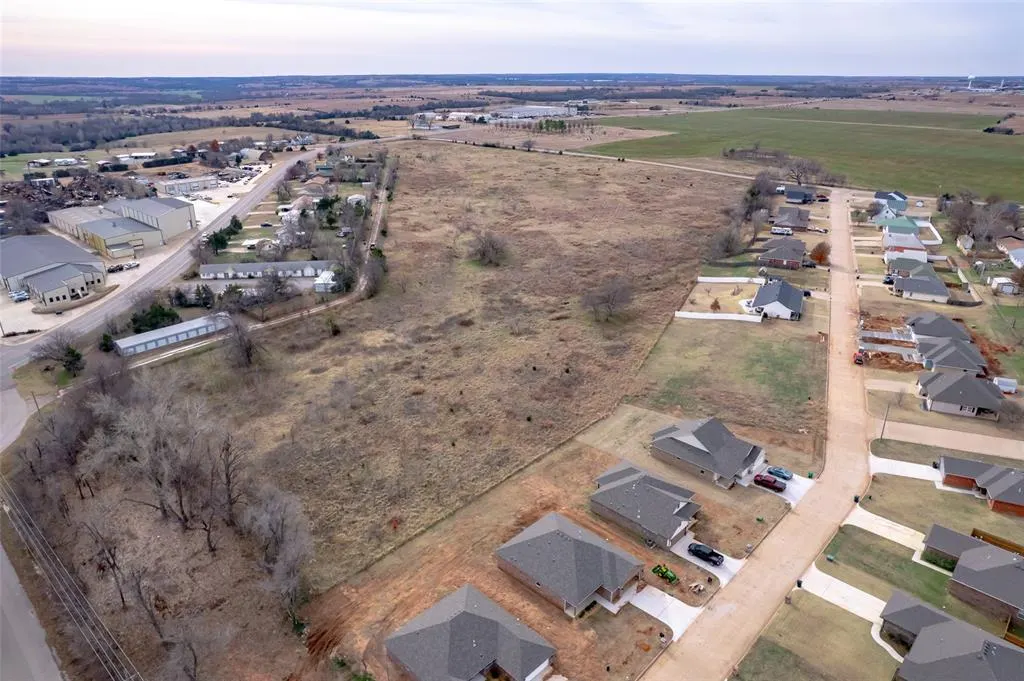 Photo 11 — 1238 Perry Avenue, Perry, OK 73077