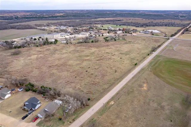 Photo 8 — 1238 Perry Avenue, Perry, OK 73077
